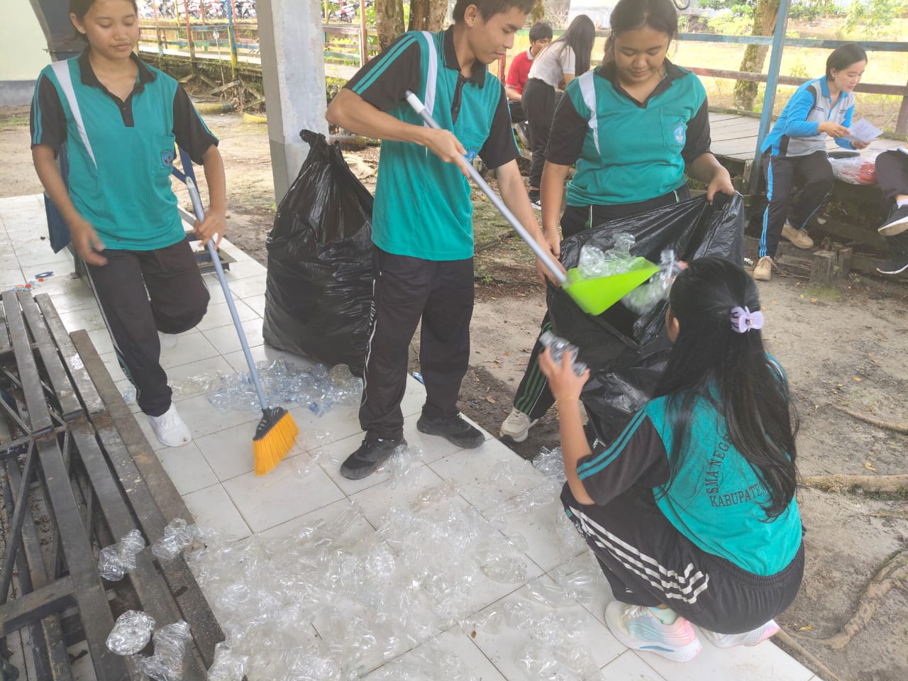Bank Sampah “Barasih” SMAN 1 Kuala Kurun, Wujud Nyata Peduli Lingkungan dan Bernilai Ekonomi