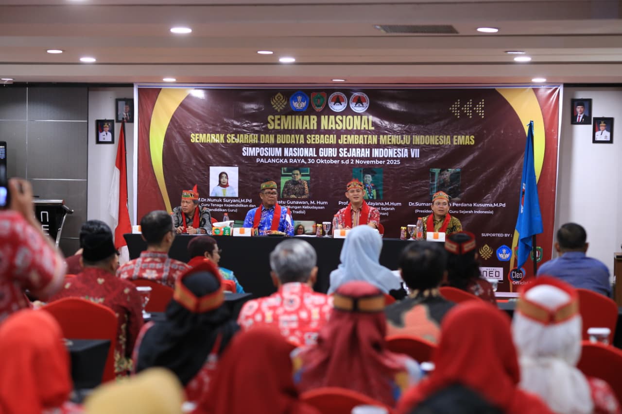 Mewakili Gubernur Kalteng, Sahli Pemkumpol Buka Simposium Nasional Guru Sejarah Indonesia VII: Dorong Integrasi Filosofi Huma Betang dalam Kurikulum Sejarah Nasional