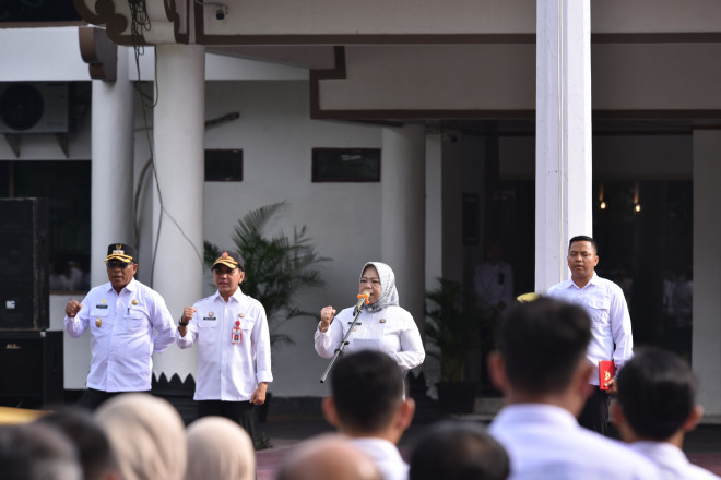 Apel Gabungan Akhir Tahun 2025, Bupati Hj. Nurhidayah Tekankan Peningkatan Kualitas Pelayanan ASN